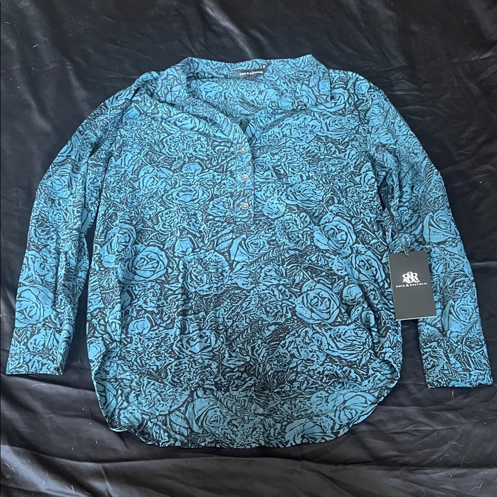 NWT Rock & Republic Blue & Black Floral Top – Size XS / Chic Work-to-Weekend